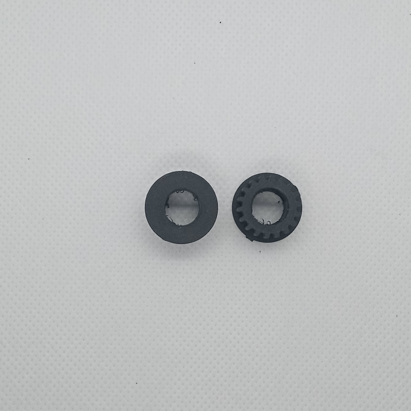 10035 - Puleggia Plastica Z 18 L10,5Mm Filettata Nera (2 pz.)